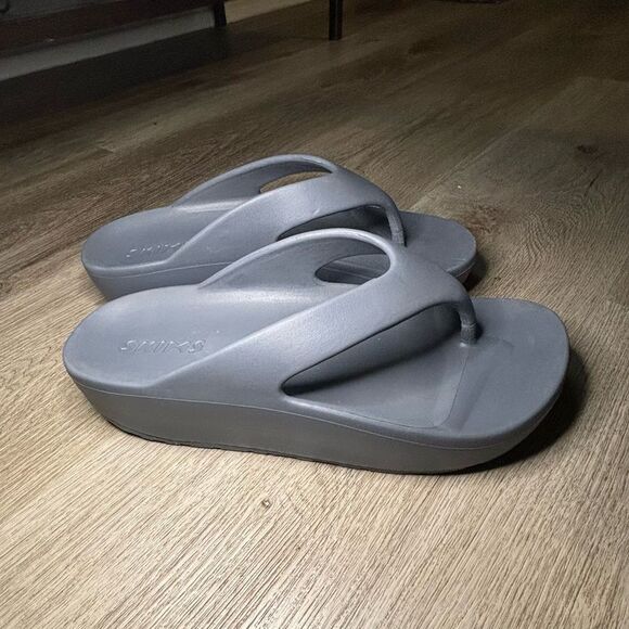 New Skims Molded Thong Sandals Flip Flops Platform - Picture 5 of 8